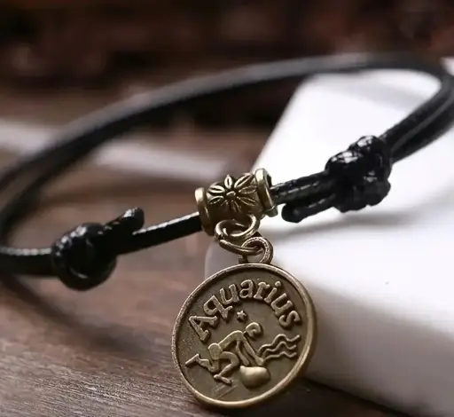 Byzylyk vintage me shenjën e Ujorit