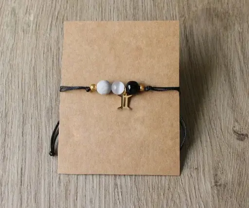 Byzylyk me miks gurësh natyralë dhe simbol të shenjave të zodiakut